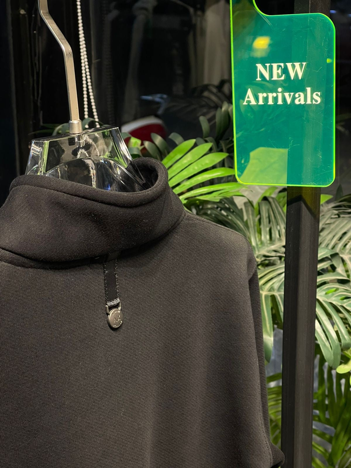 Men’s Half-Zip Sweatshirt – Minimal & Modern