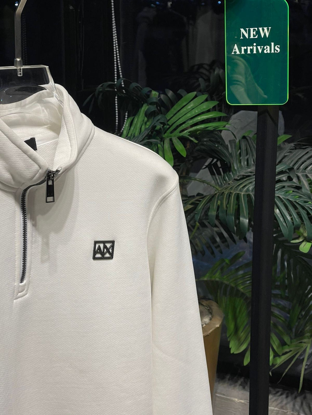 Men’s Half-Zip Sweatshirt – Minimal & Modern