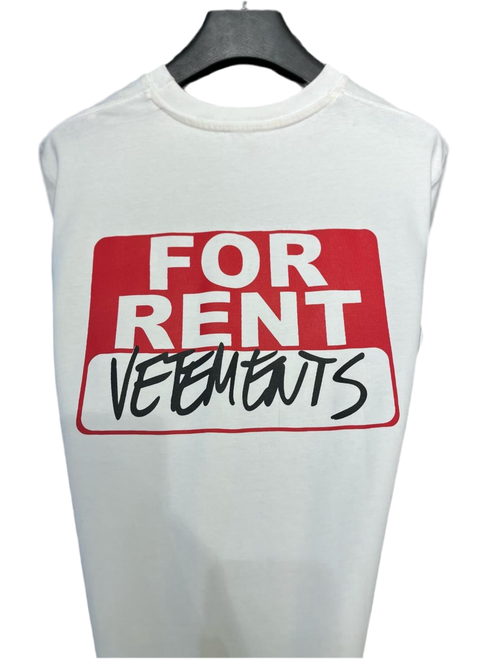 T-shirt with a bold streetwear vibe