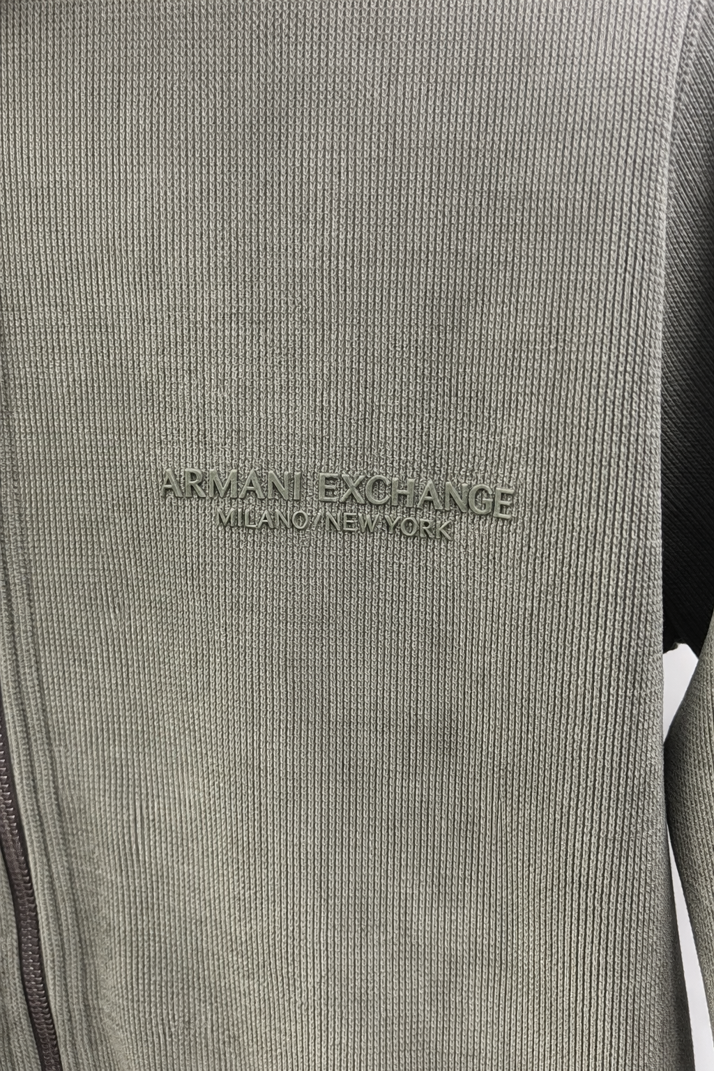 Men’s full-zip jacket designed for everyday