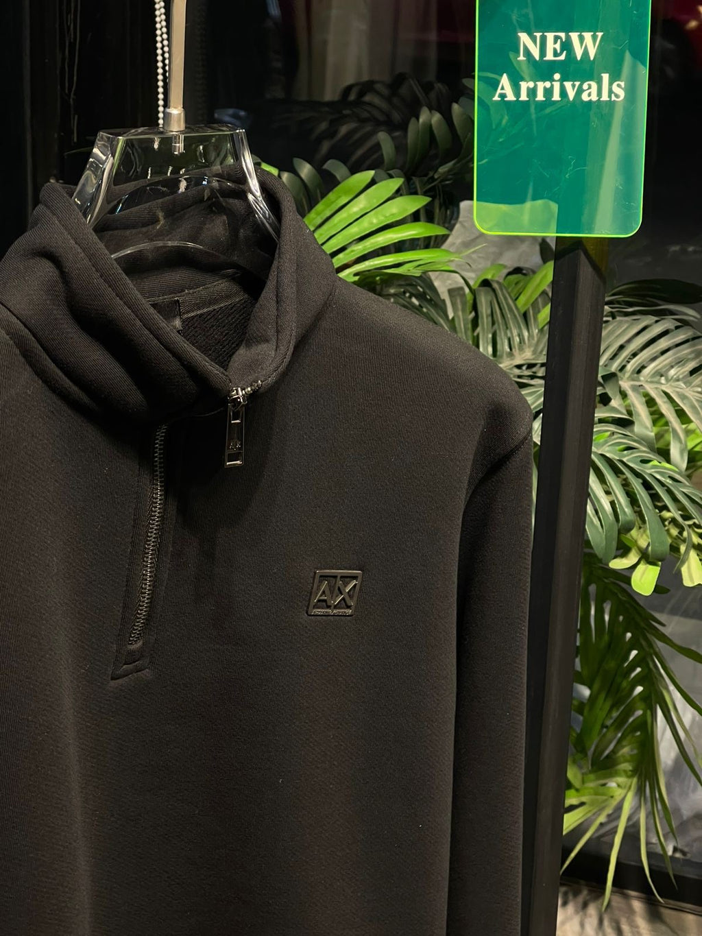 Men’s Half-Zip Sweatshirt – Minimal & Modern