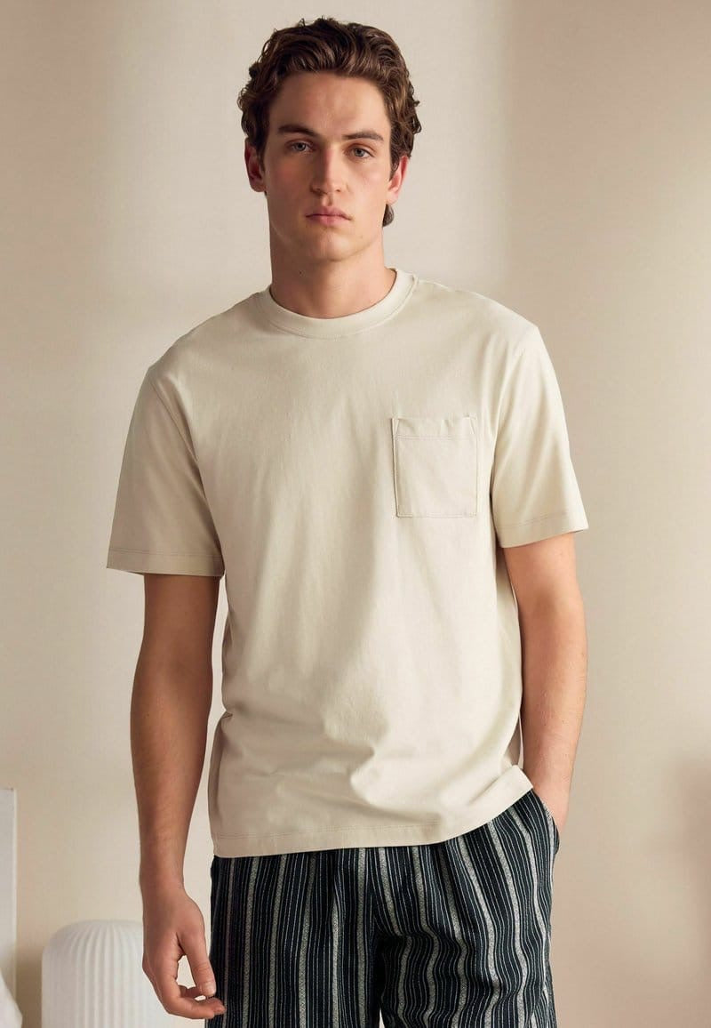Men’s Premium Cotton Pocket T-Shirt – Minimal Essential Fit