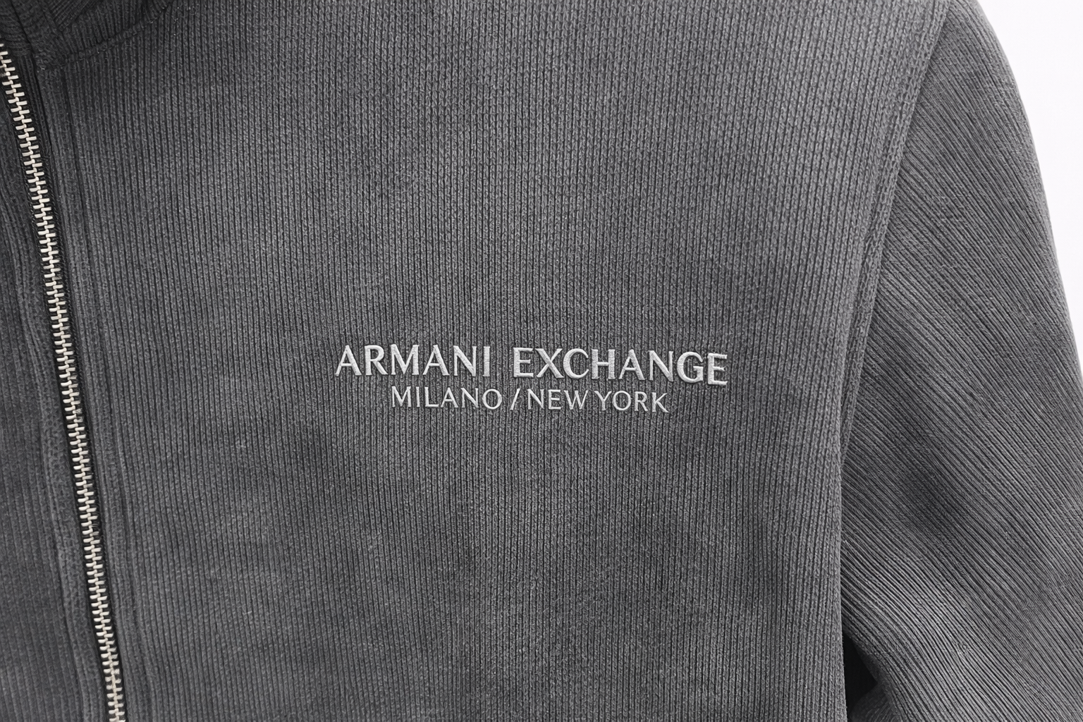 Men’s full-zip jacket designed for everyday