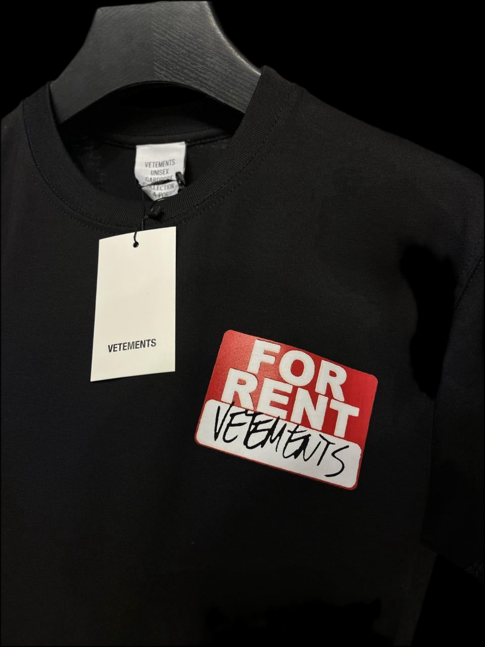 T-shirt with a bold streetwear vibe